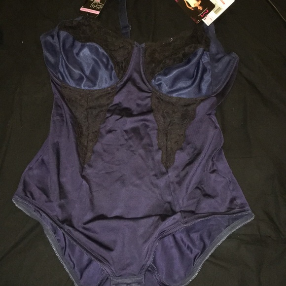 Maidenform Other - NWT 42D Lace Bodybriefer - Firm Control Maidenform Other - NWT 42D Lace Bodybriefer - Firm Control